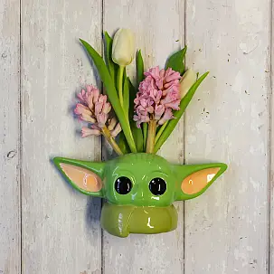 Wandvase in Form von Baby Yoda